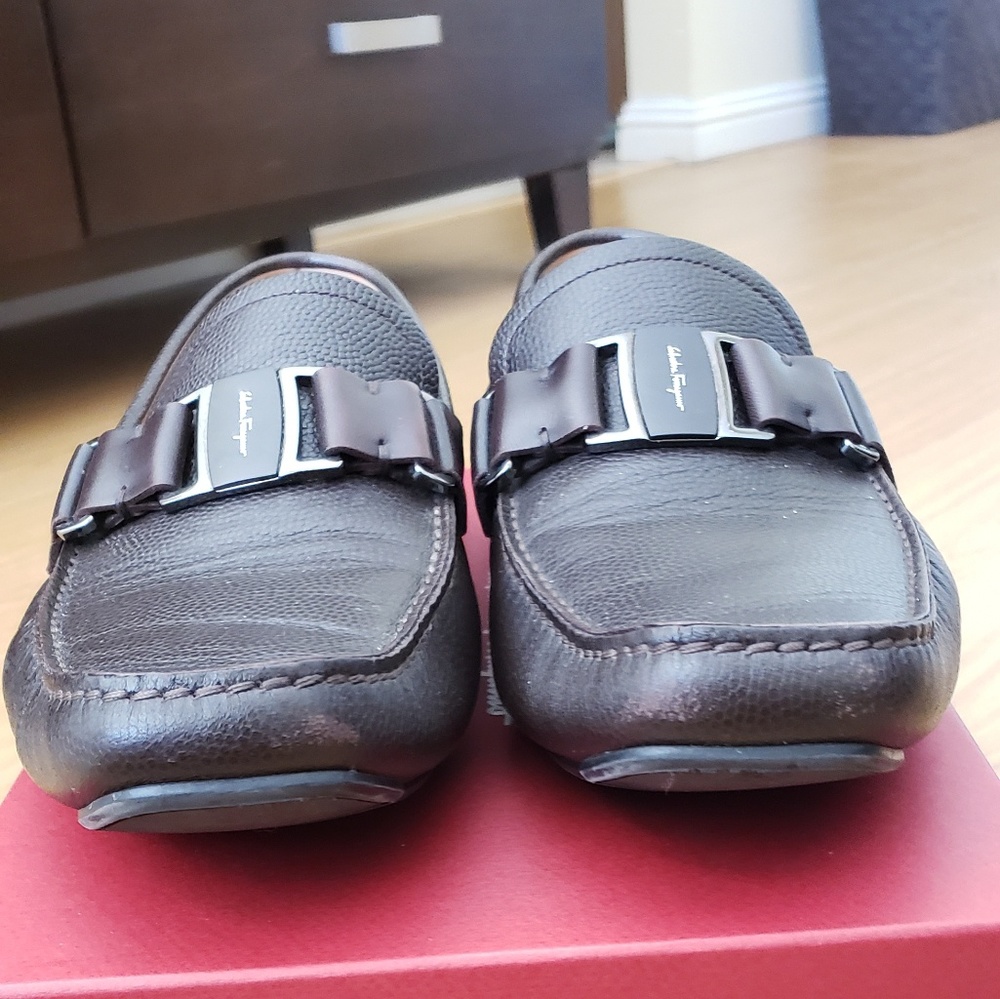 Ferragamo size 9.5 D Sardegna Brown Loafers